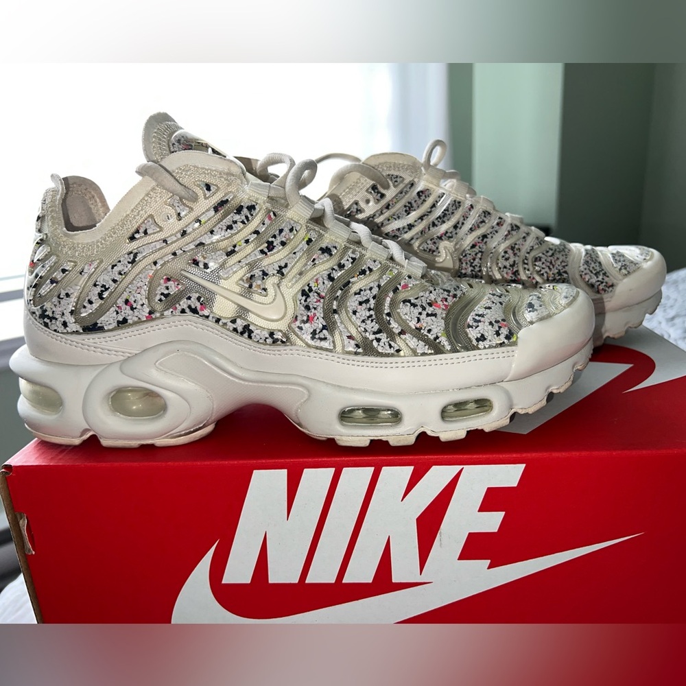 Women’s Nike TN Air Max Plus LX Phantom Recycle size 8